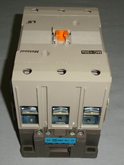 LS Metasol MC-130A Contactor MC130A Coil Voltage 120VAC 3 Pole NEW