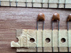 Ceramic capacitors – Various values and voltages (for hobbyists)