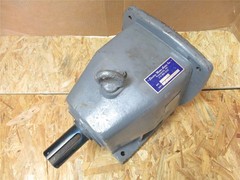 237867 Old-Stock; Nord Gear SK 42 F Helical Gear Box; Shaft: 1-7/8″ x 3-1/2″