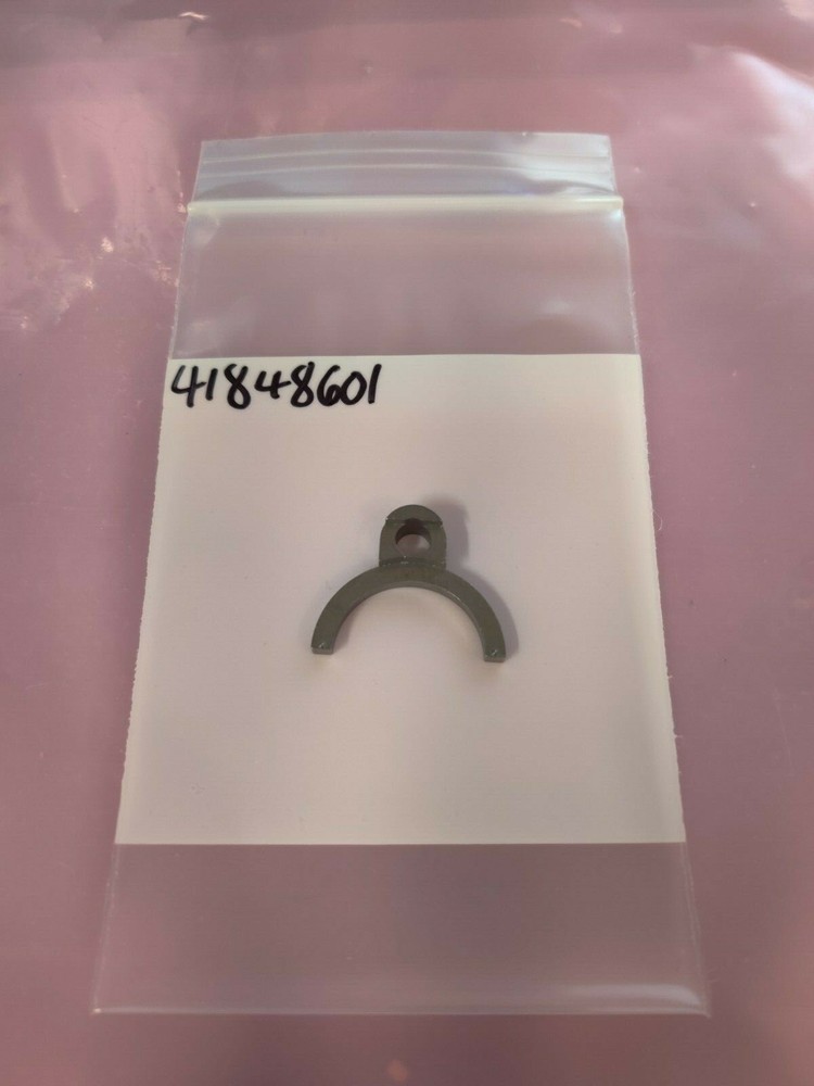 Universal Instruments Retainer Clamp 41848601