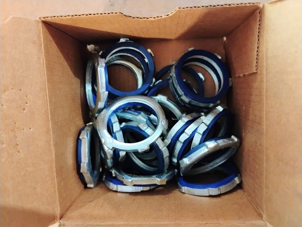 Box Of 25 – Thomas & Betts 143SL 1″ Sealing Locknut – Brand New