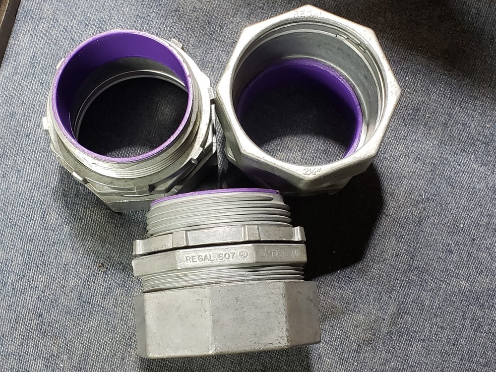 (3Pcs) Regal 607-S EMT,Rigid,IMC Compression Conduit Fitting 2-1/2″ DieCast Zinc