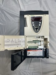 Schneider Electric Altivar 71 ATV71HU30N4 3KW 3HP 3-Phase VFD 380/480V