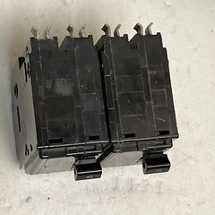 Square D QO240 40 Amp 2 Pole Yellow “D” QO Plug-in Circuit Breaker 120/240 USED