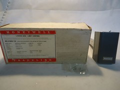 NEW IN BOX HONEYWELL L4069A 1060 LIMIT CONTROL