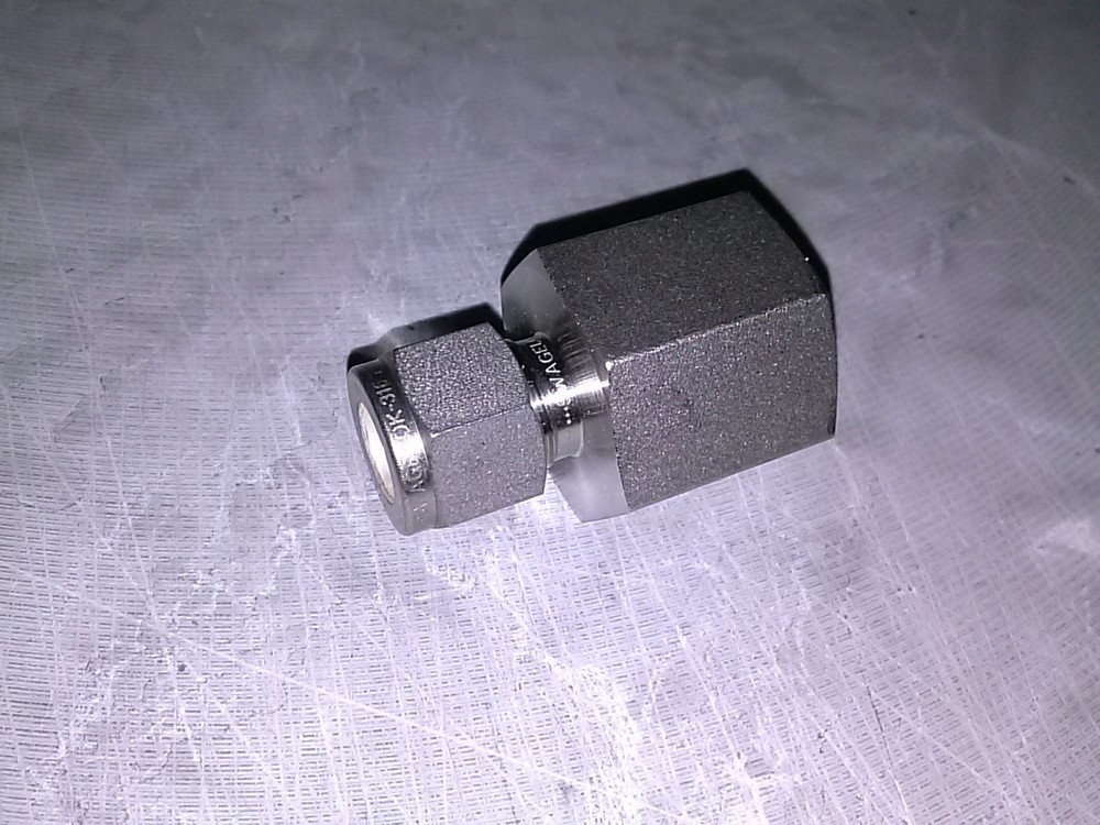 Swagelok SS-600-7-8 3/8″ tube x 1/2 female NPT several availiable