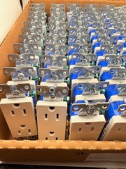 Eaton 1107W White 15 Amp Decorator Decora Duplex Receptacle 5-20R BULK *NEW*