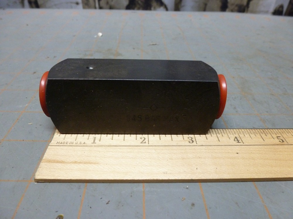 Parker C800S-10CM. 1/2”. Steel. 15 GPM. Check Valve, Hydraulic, 5000 psi. USED.