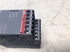 ABB C572 1SAR501032R0002 Safety Relay 24 VAC Emergency Stop Monitor (TBI)