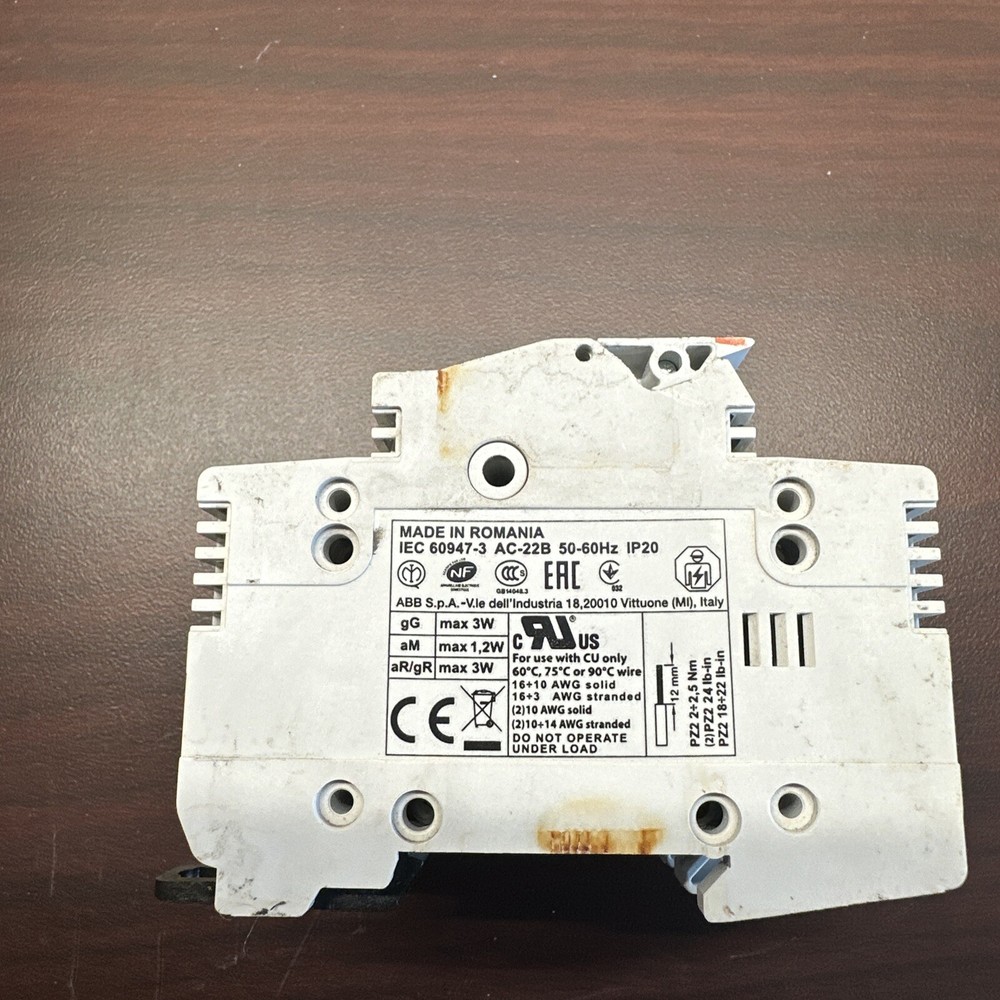 IEC 60947-3 AC-22B 50-60Hz IP20
