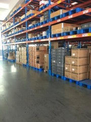E82EV751_2C NEW LENZE E82EV751K2C 8200 Vector 0.75kW INVERTER