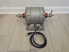 Red Wing 26A Bench Dental Polishing Lathe 1/4 HP 115V exellent condition