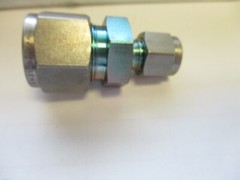 SWAGELOK SS-810-6-4JA W/ SILCO COATING, 316 SS ,1/2″ REDUCING UNION X 1/4″ TUBE