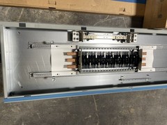 1-600 AMP 480V MAIN LUG PANELBOARD 42 SPACE 3 PHASE 4 WIRE COMPLETE PANEL