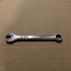 Wrenches 5/16″, 7/16”, 1/2”, 9/16”, and 5/8” Standard Combination Set SAE