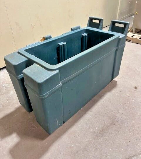 “CAMBRO CPC13134” INSULATED CHILLER BEVERAGE CARRIER CART ON CASTERS-NO COVER
