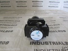 ARROW PNEUMATICS 9008 PRESSURE REGULATOR R352 NEW IN BOX