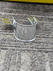 (QTY 100) nVent Caddy 1090100EG #109 1″ Side Mount Strap for CPVC Pipe