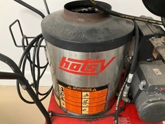 Hotsy 555SS 115V/Diesel 2.2GPM @ 1300PSI Hot Water Pressure Washer & Reel