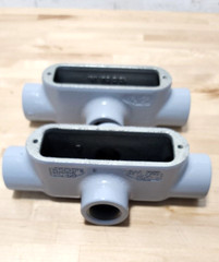 Cooper Crouse-Hinds X28 Conduit Body 3/4″ Form 8 Painted, Threaded (Qty 2)