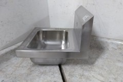 Elkay CHSP1716C 2.2 GPM 9-1/4 In Bowl Width 12 In Bowl L Handwash Sink Kit