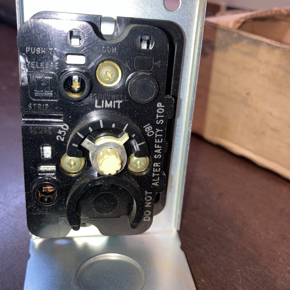 Lennox Honeywell L4069A1060 Limit Control 7″ 180-250 F
