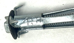 WING DING 4S FLAT HEAD SLEEVE ANCHOR 2 1/4″ L 1/8″ BOLT DIAMETER (LOT OF 20)
