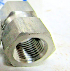 ✌️NEW SWAGELOK SS-2-HCG 316 STAINLESS HEX COUPLING 1/8 ” FNPT x 1/8” FNPT
