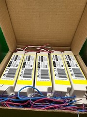 1 PHILLIPS ADVANCE XTANIUM LED DIMMING CONTROLLER 0-10V 12/24VDC 9137-108-30902