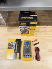 FLUKE 87V TRUE RMS MULTIMETER W/ LEADS (TESTED) SHIPS FAST