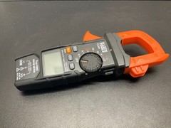 Klein Tools CL800 600A AC/DC Auto-Ranging Digital Clamp Meter.