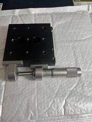 NEWPORT 423 SERIES LINEAR STAGE ( SM-25 Micrometers)