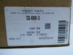 Box Of 100 Swagelok SS-600-3 Stainless Union Tee 3/8in Tube