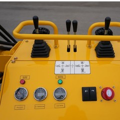 Skid Steer Loader Runtong 23HP EPA-Certified Diesel Tracked Multifunctional
