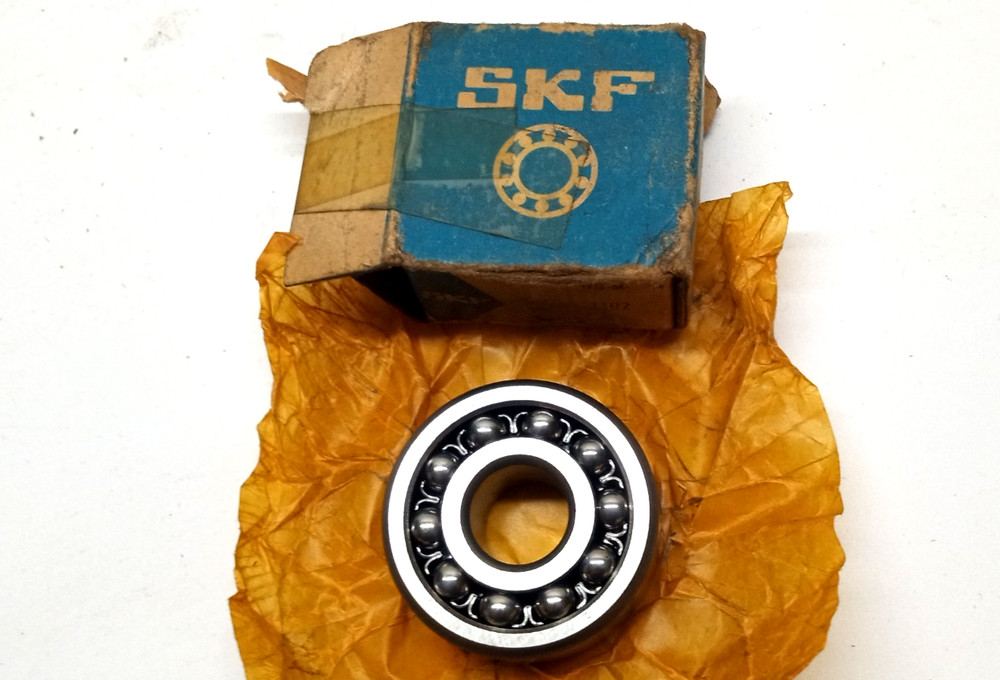 SKF Sweden 2302 Ball Bearing NOS