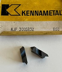 KENNAMETAL THREAD NJF3005R32 SERIES RELIABLE KC68 GRADE (5) NEW INSERTS SHOWN.