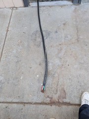 25′ of 4 conductor, 4 AWG stranded, copper wire w/ Strain Relief