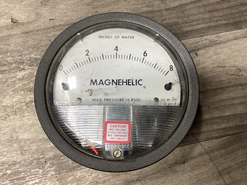DWYER 2008 MAGNEHELIC PRESSURE GAGE 0-8 INCHES #132N148
