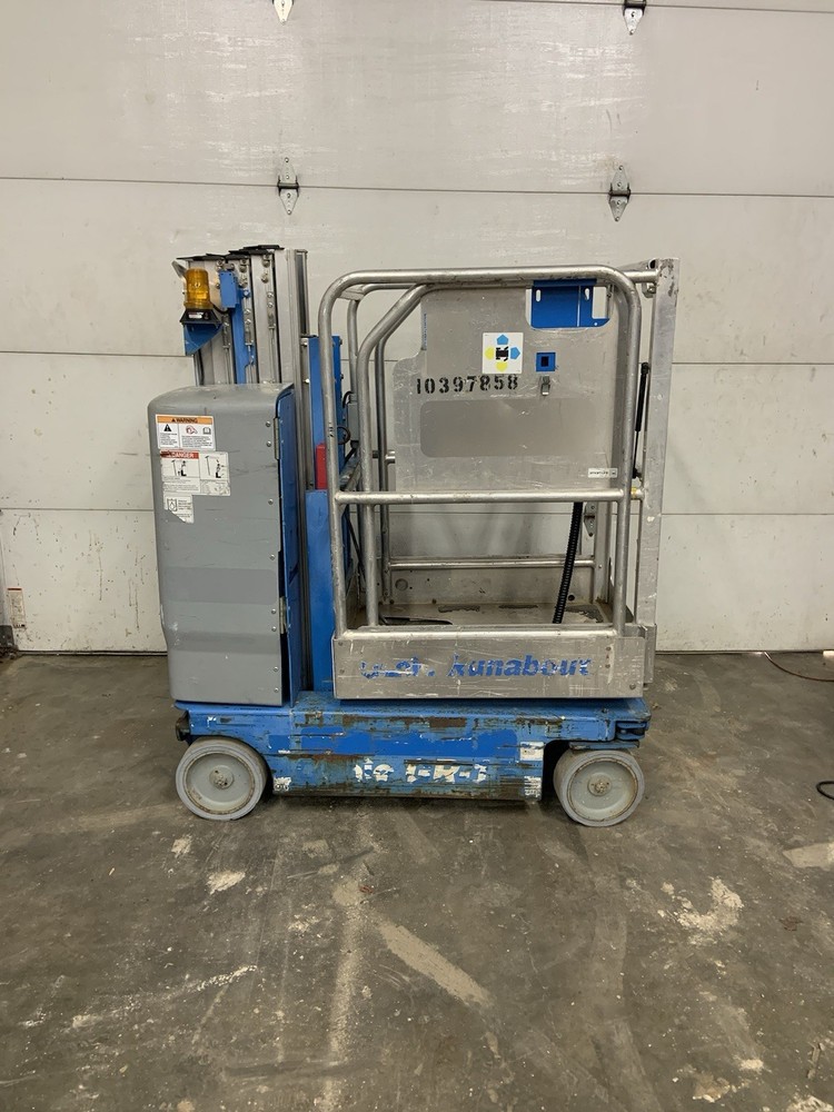 2015 GENIE GR15 15’ ELECTRIC RUNABOUT SCISSOR VERTICAL MAST DRIVABLE MAN LIFT
