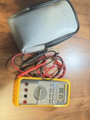 Fluke 85 III True RMS DMM CAT III 1000V 4000 Count w/ Leads & Case