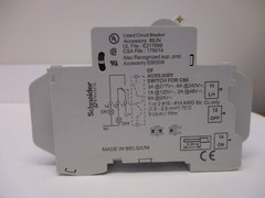 SCHNEIDER ELEC SQUARE D MINI CIRCUIT BREAKER W/OF AUX SW 60103 C60 2A MULTI 9
