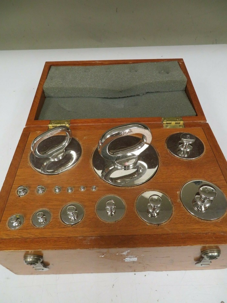 W & LE Gurley Class P Range: 1/32oz – 101lb Weight Set in Wood Case NR63