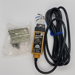 OMRON E3S-X3CE4 12-24VDC 2M PHOTOELECTRIC SWITCH [2RE4-1]