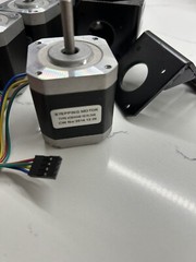 5 X Nema 17 Stepper Motors and Mounts