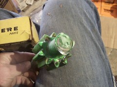 GENUINE JOHN DEERE AM17002? AH17002? GEAR UNSURE OF NUMBER