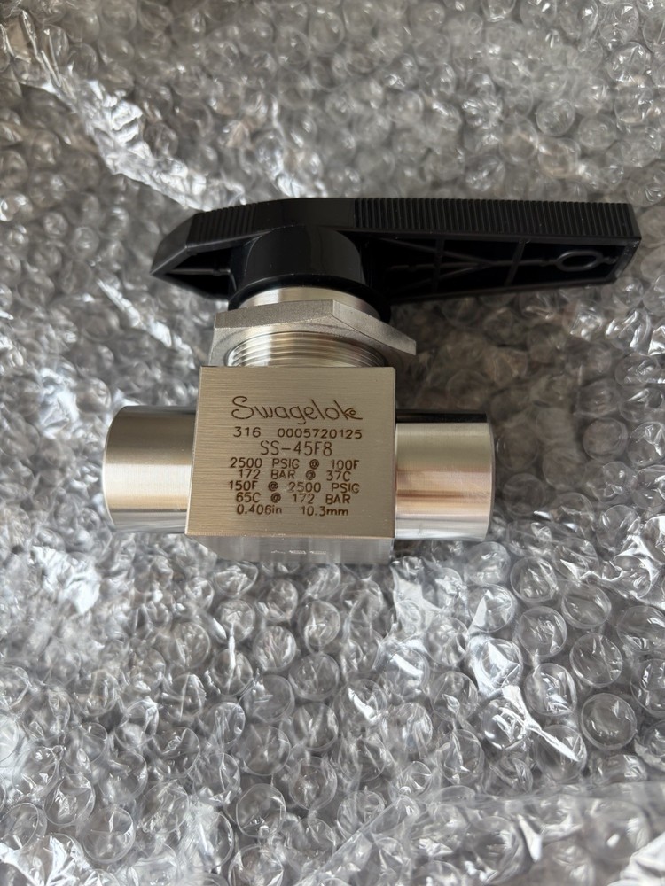 Brand New Swagelok SS-45F8 Stainless Steel Ball Valve 1/2″ FNPT