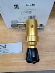 Harris Model 8700-6000-677 Ar, He, Nitrogen Ultra High Delivery Pressure 3200323