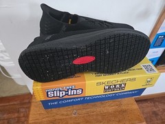 Size 10.5 WIDE – SKECHERS Summits SR Colsin – Slip Resistant / EH – Black – Mens