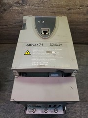 Telemecanique Altivar 71 VFD, ATV71H075M3, 0.75kW, 1HP, 200/240V w/HMI Modbus