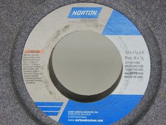 Norton 32A46-IVBE Type 05 AO 12″ X 1-1/2″ X 3″ No. 66253263166 2070 RPM NOS
